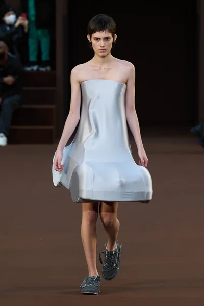 Look 5